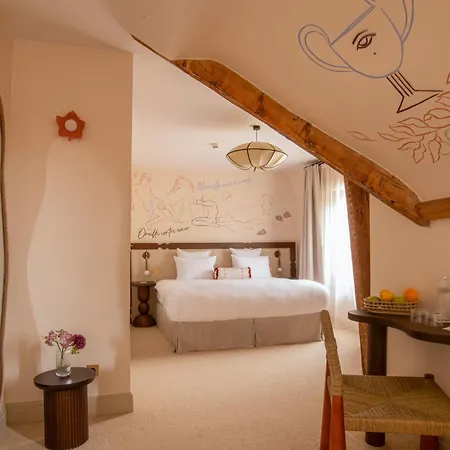 La Douce Hotel *