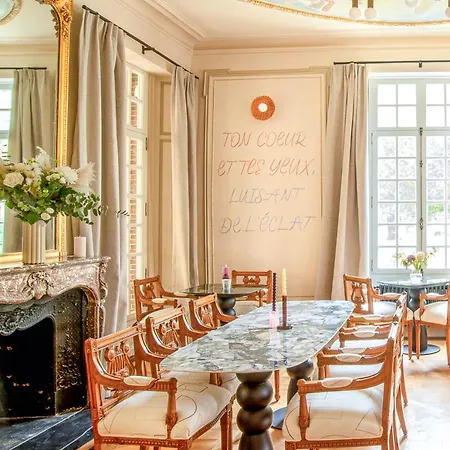La Douce Hotel *