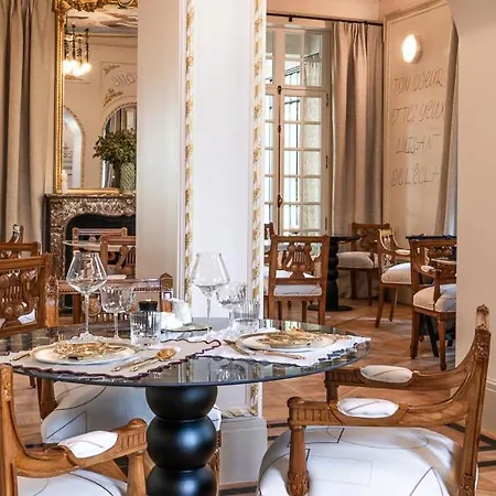 La Douce Hotel *